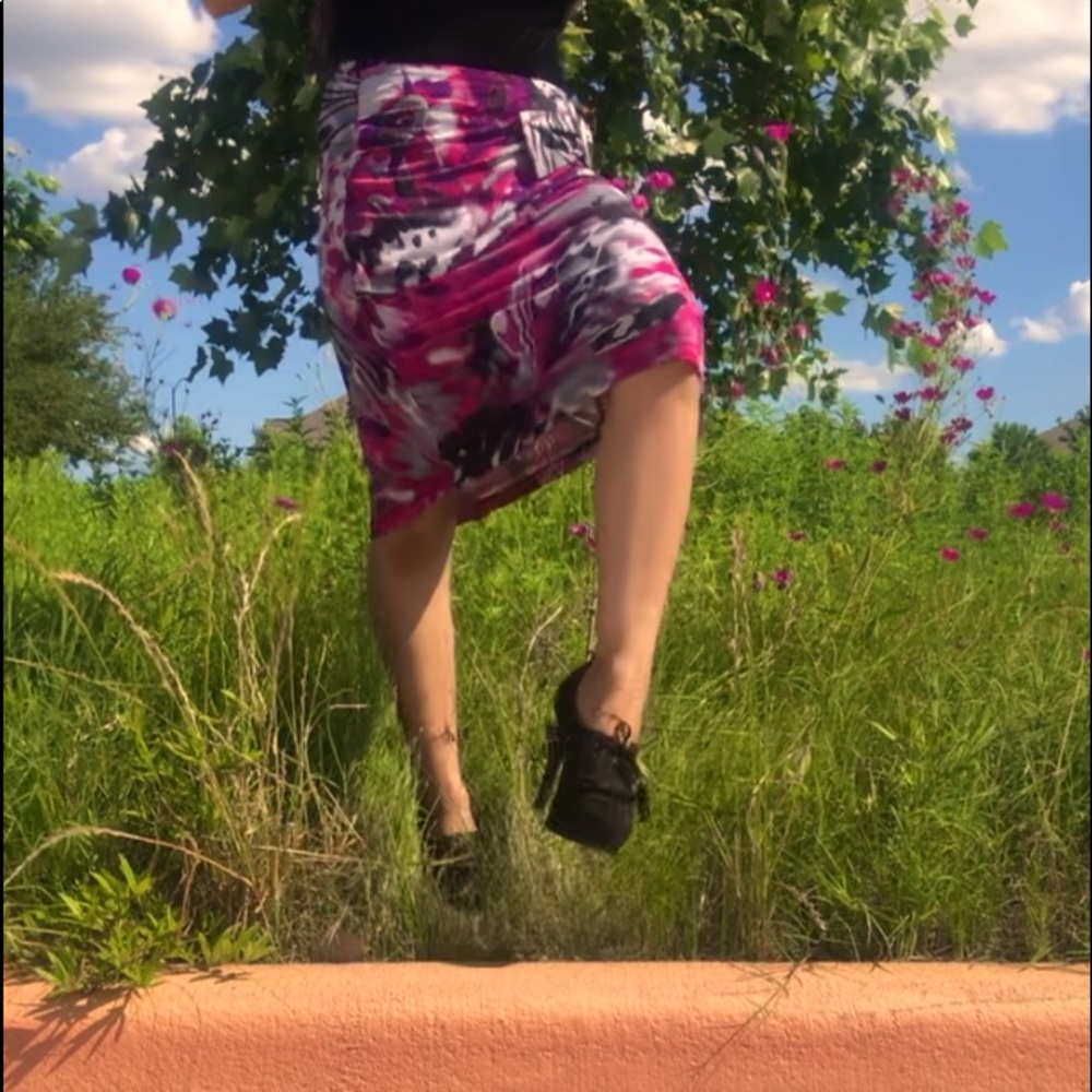 Figure hugging and stretchy Cato skirt 🧞‍♀️💕😈